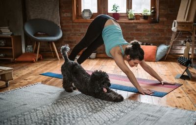 Yoga-at-home-with-dog-X1000